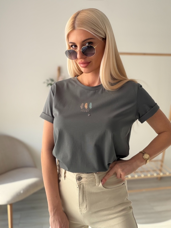 Зелена тениска с перца