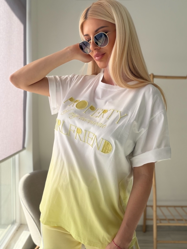 Жълта тениска омбре 