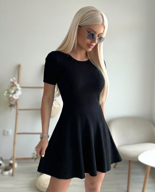 Черна пролетна рокля с ръкав