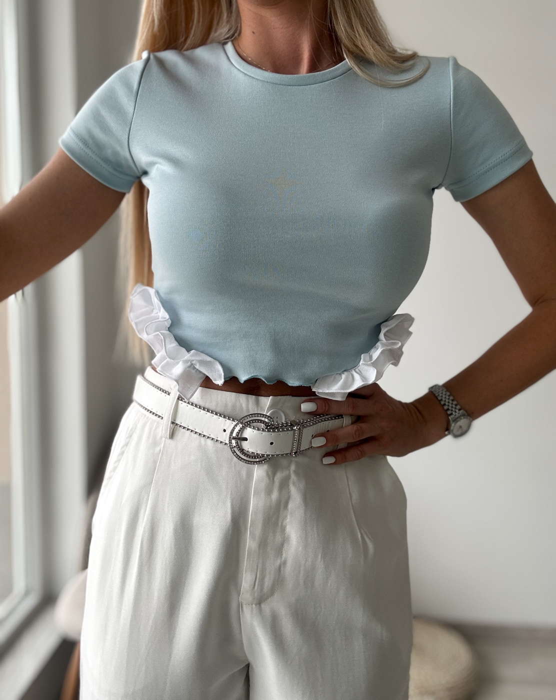 Синя къса тениска с бели харбали