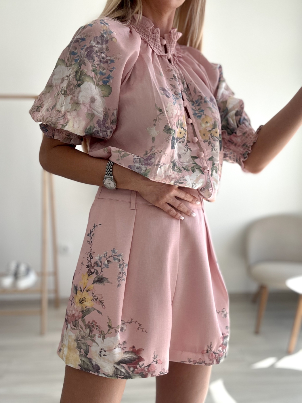 Розов комплект цветя