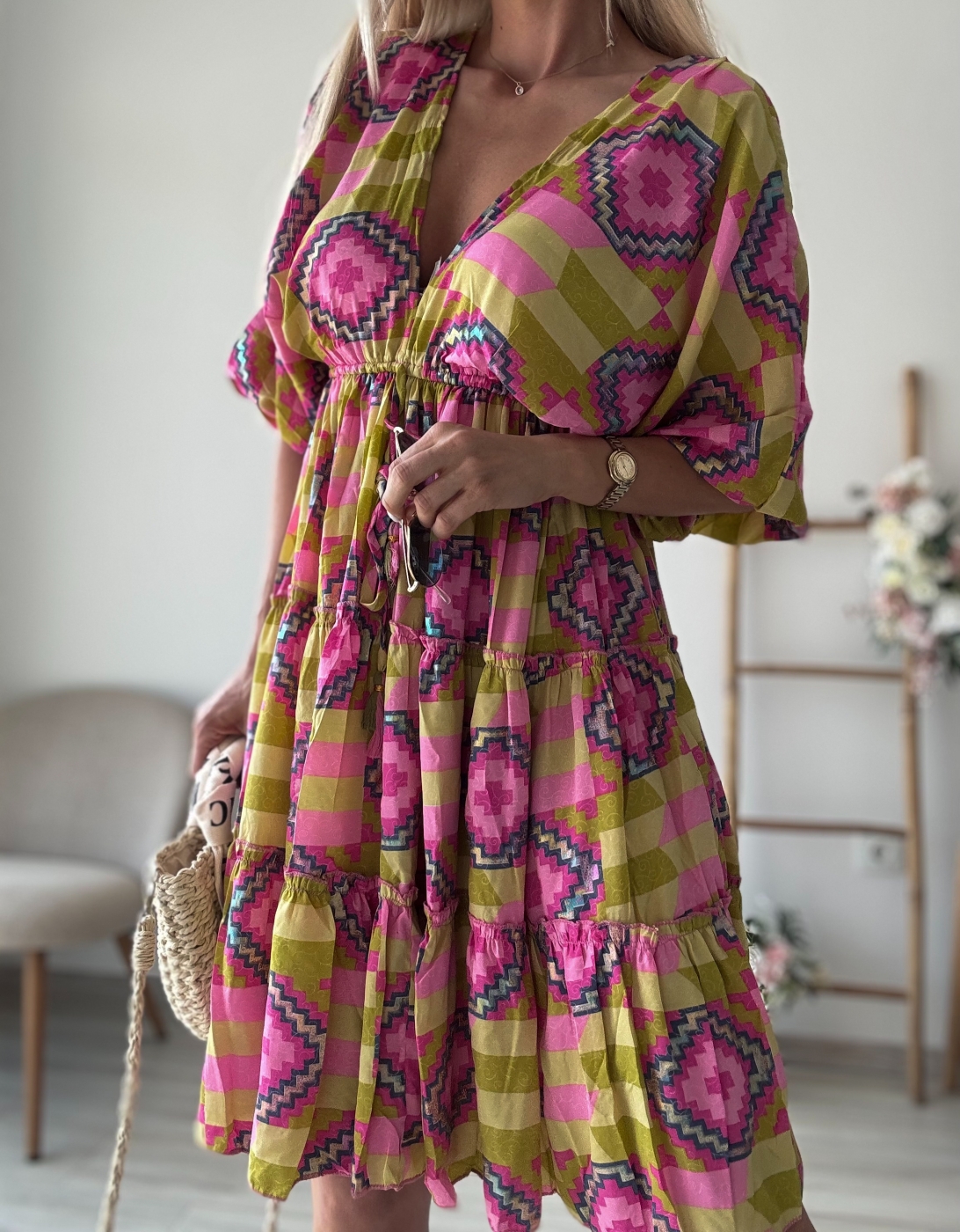 Копринена рокля циклама