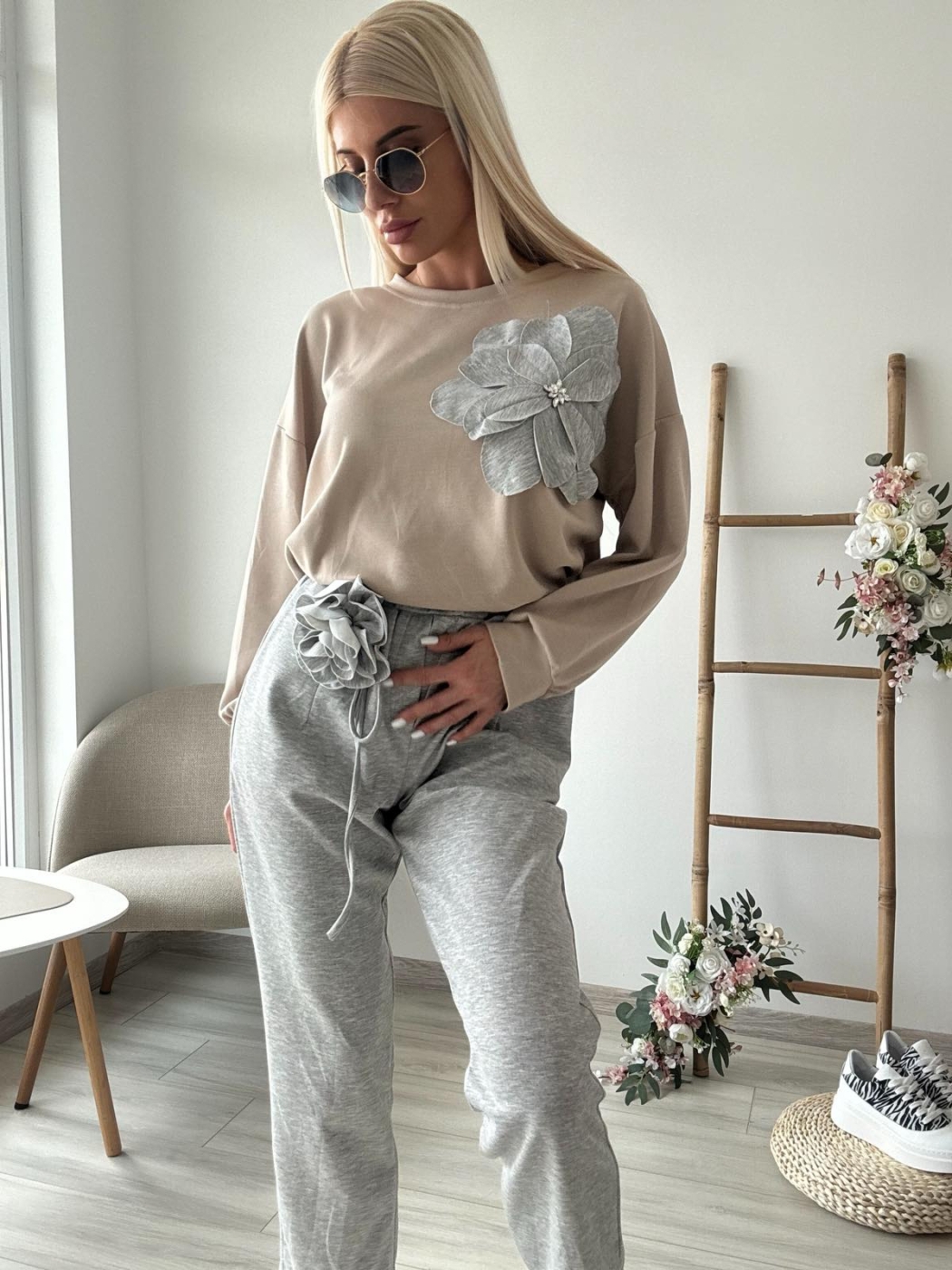 Комплект сиво цвете