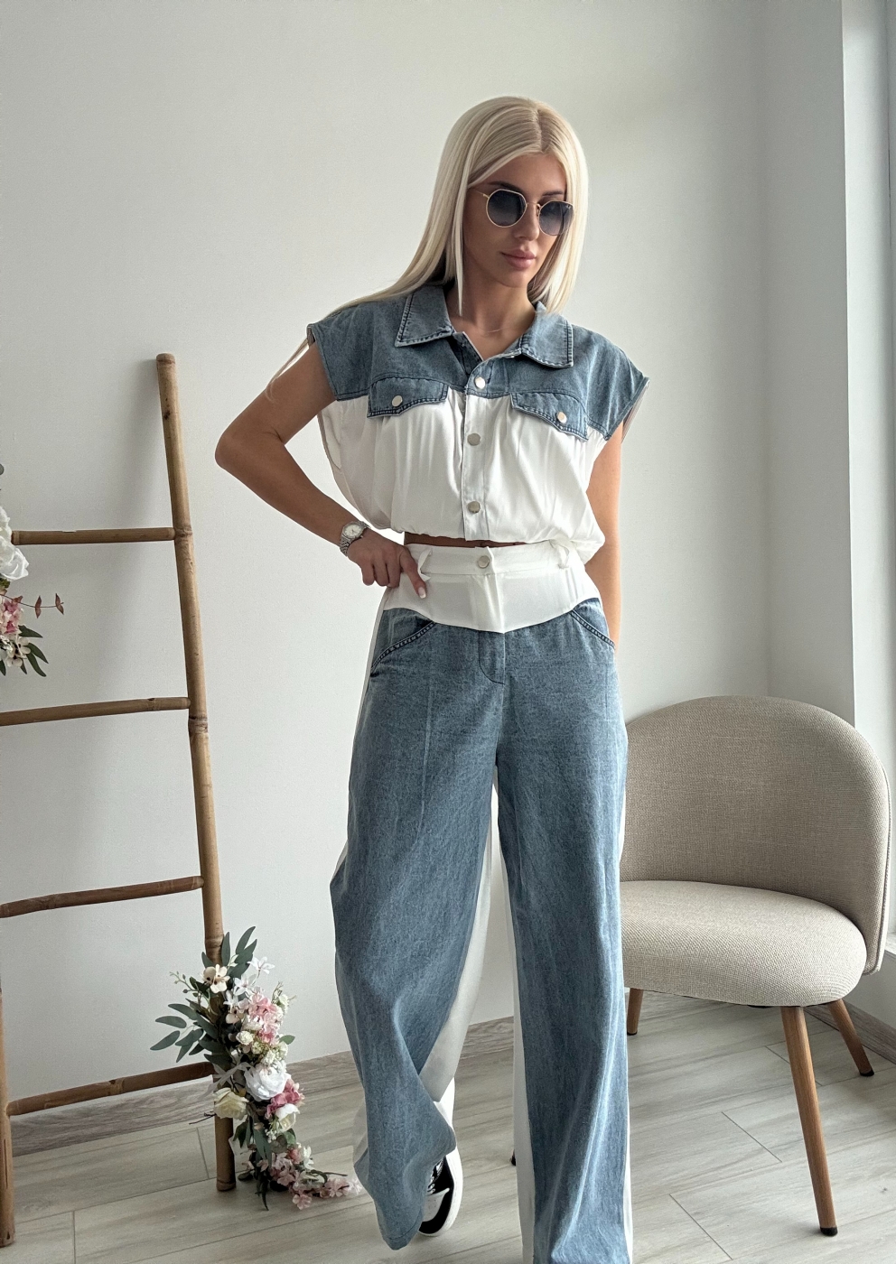 Дънков комплект с бяла част