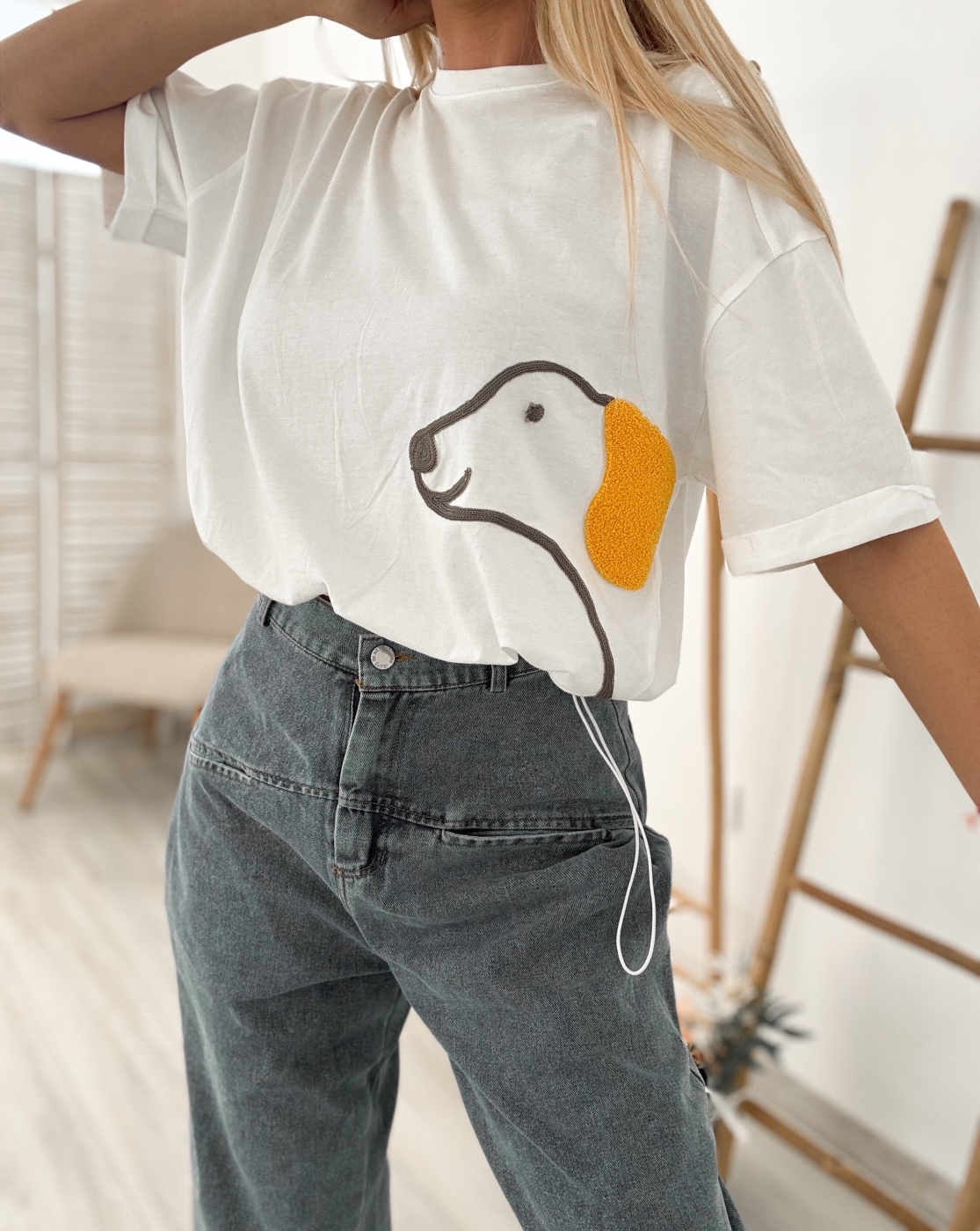 Бяла тениска с куче