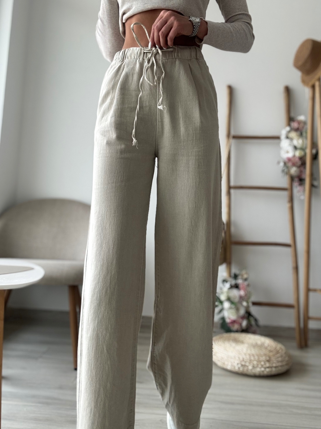 Бежови дънки с връзка