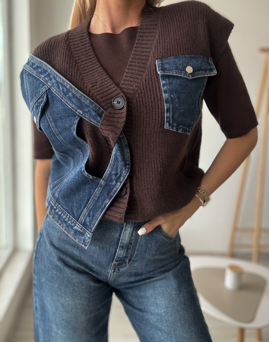 Кафяв елек с деним