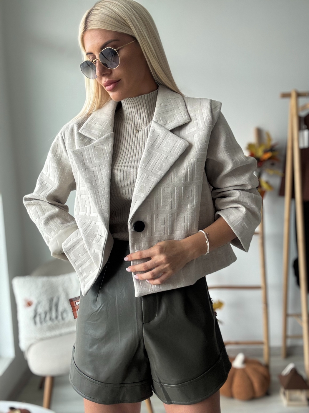 Палто F екрю