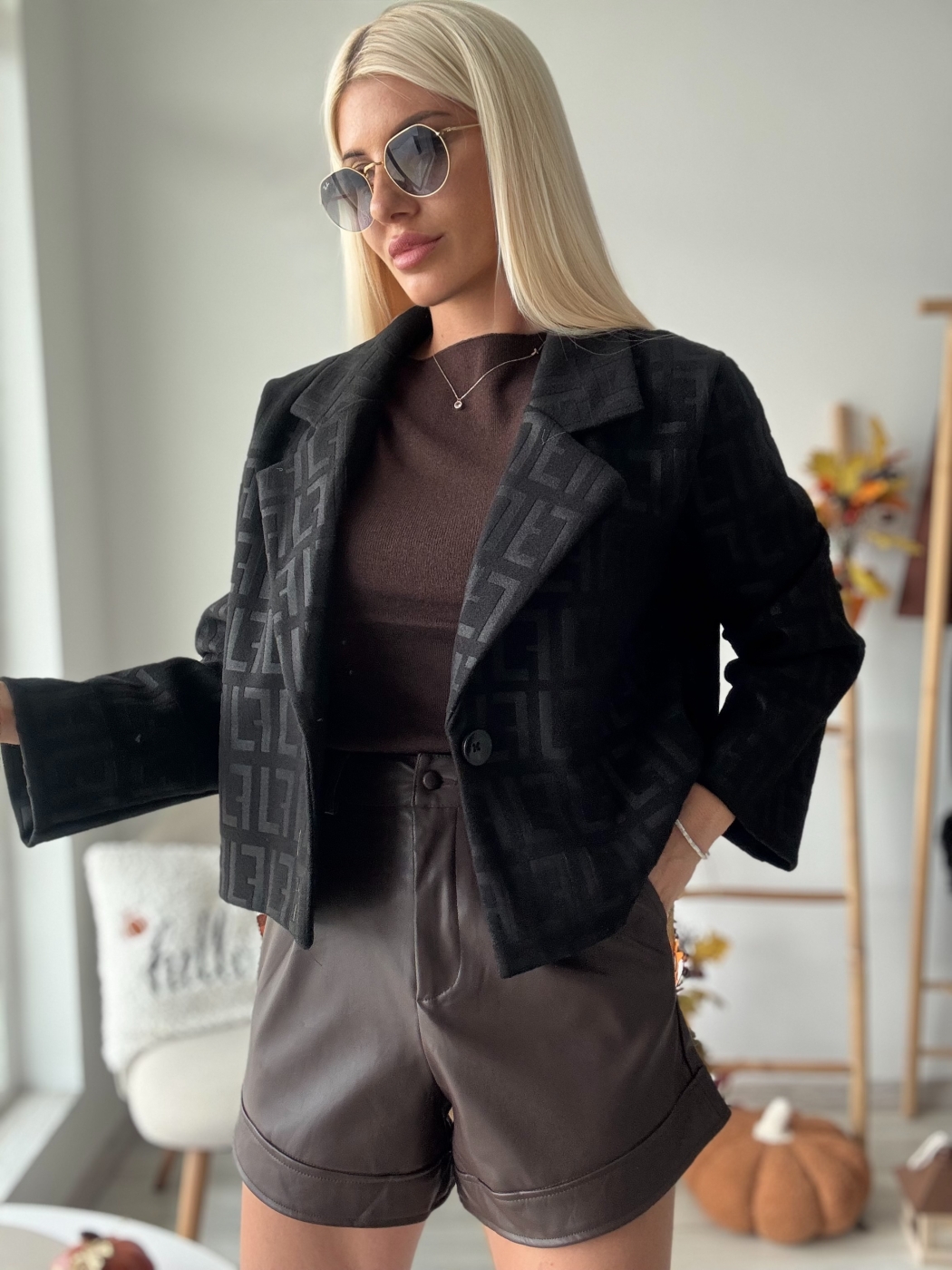 Черно палто F