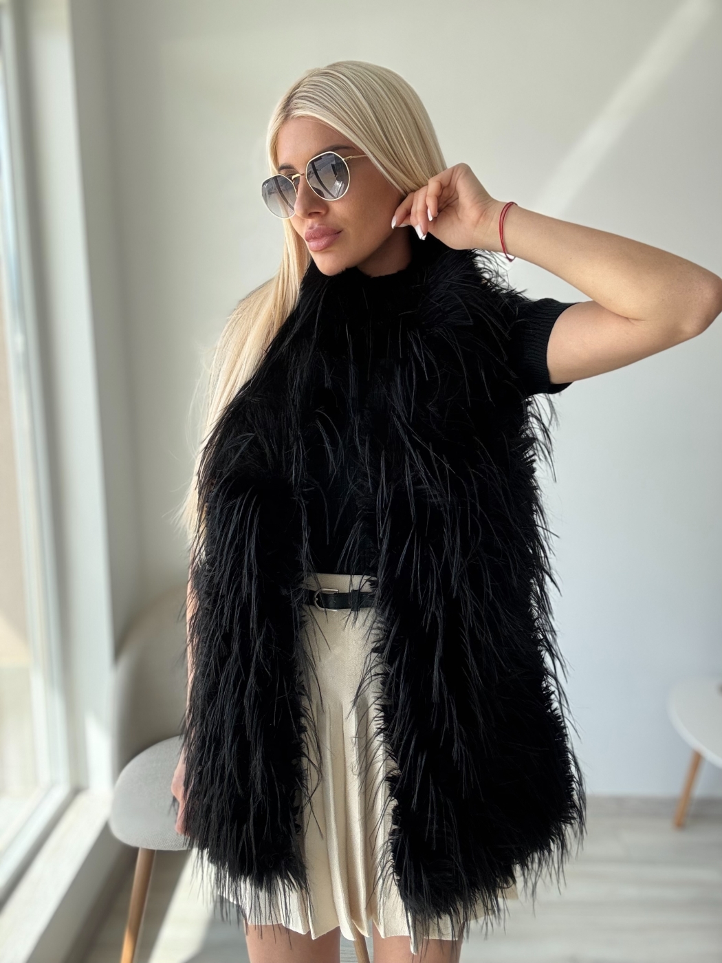 Черен елек с еко косъм