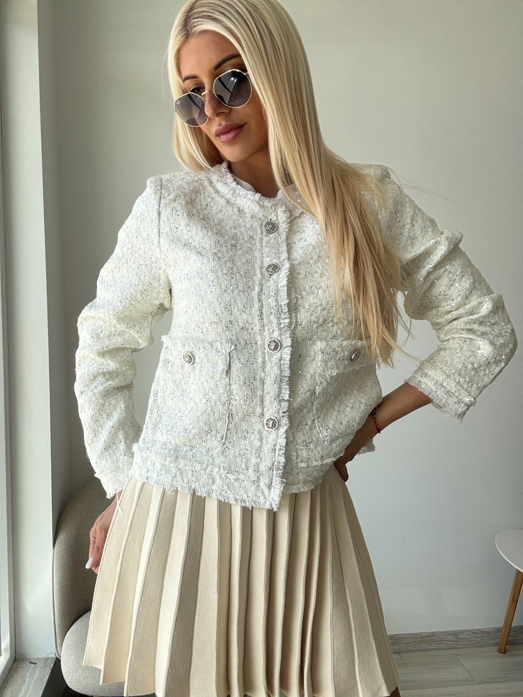 Бяло палто букле с ламе