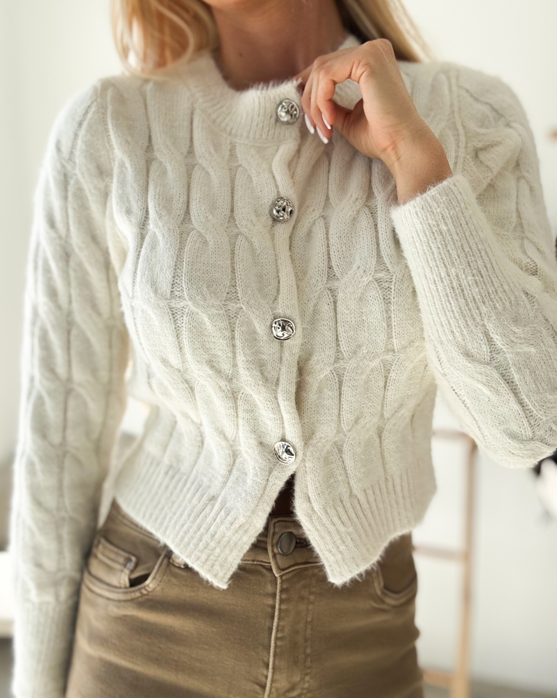 Бяла жилетка слим