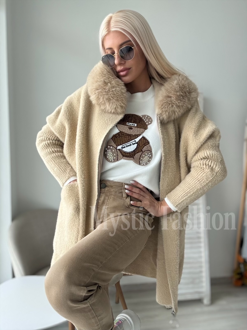 Бежова жилетка Elinor