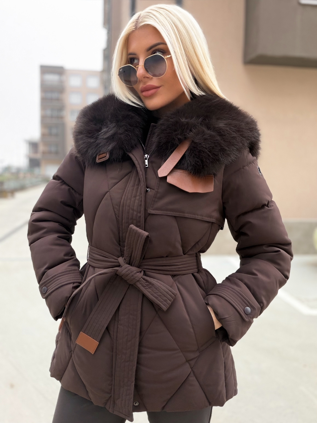 Кафяво яке Ava