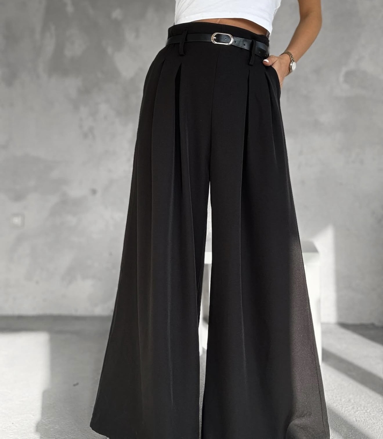 Черен широк панталон