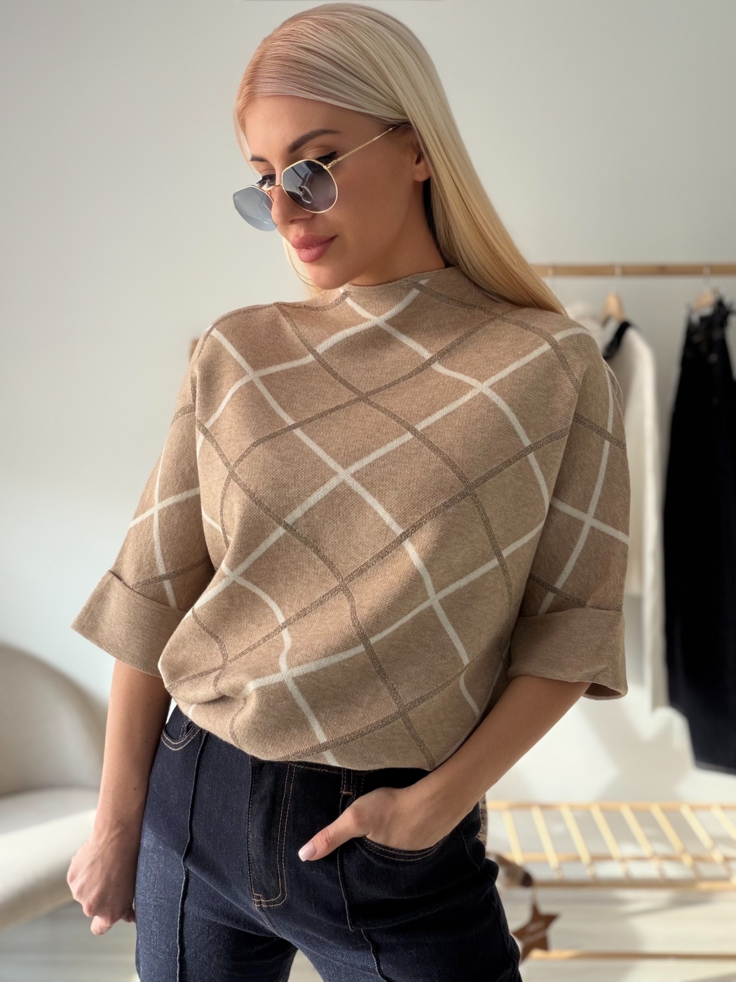 Бежова туника каре