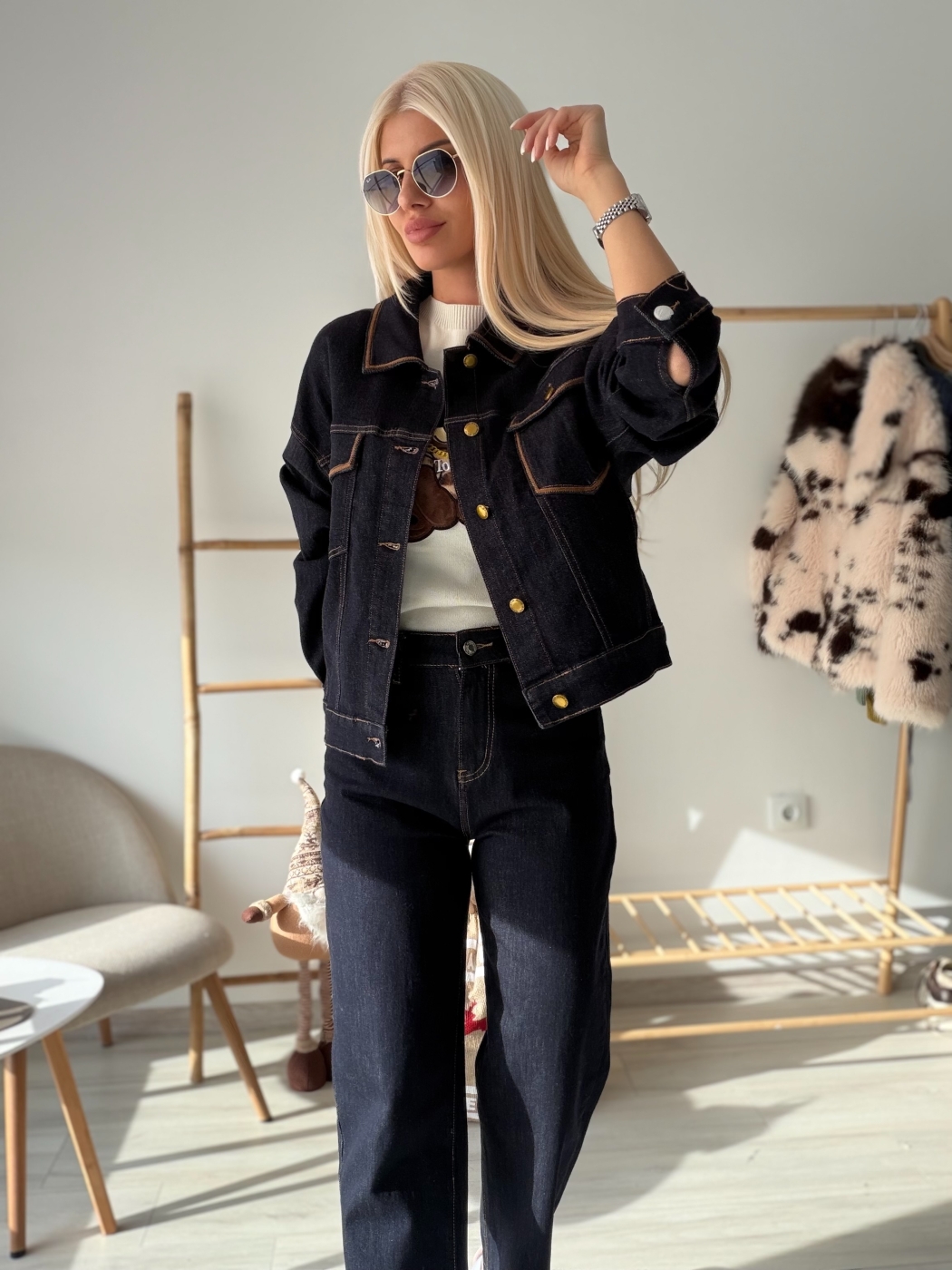 Прави индигови дънки 