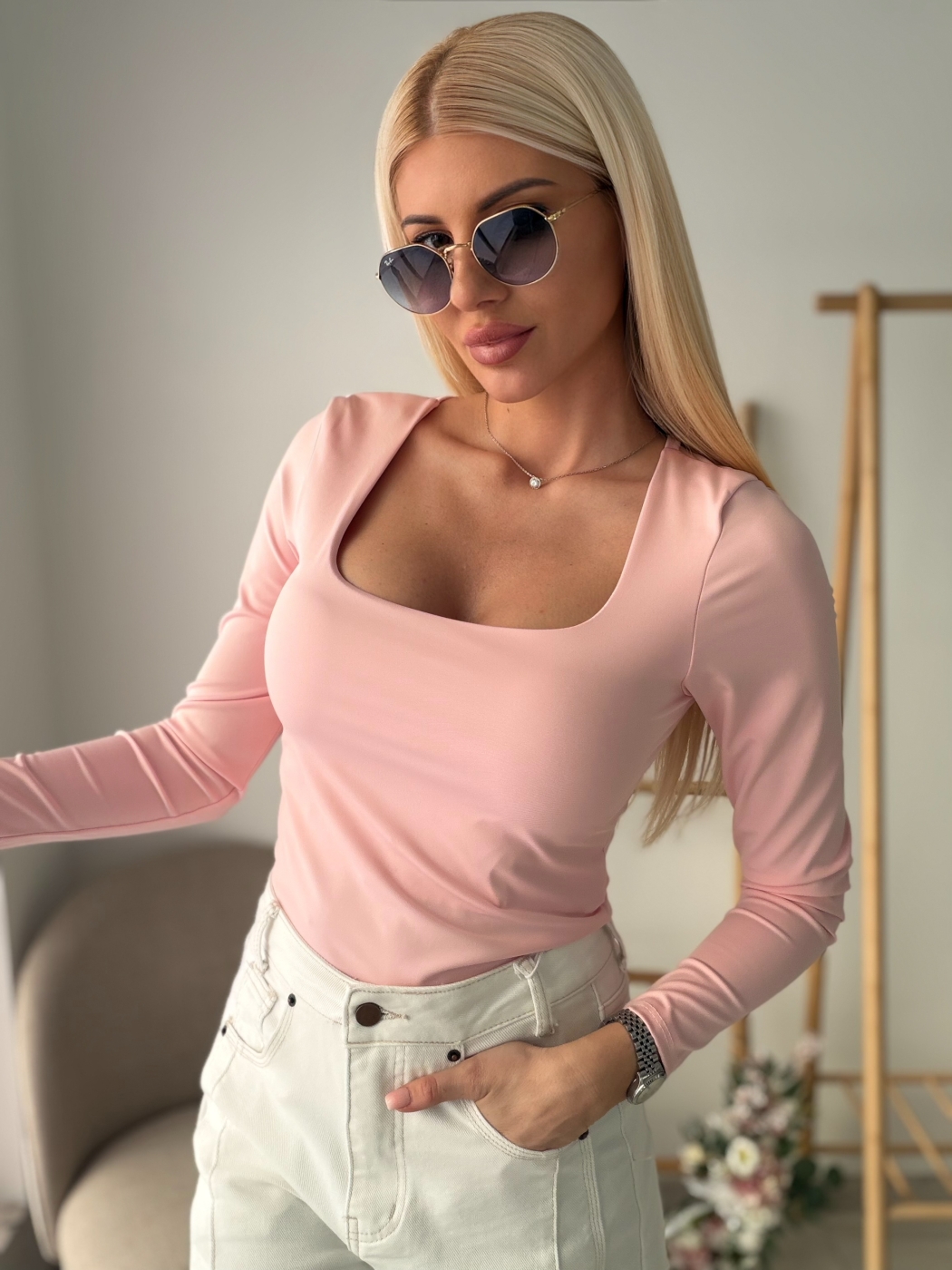 Розова блуза с квадратно деколте