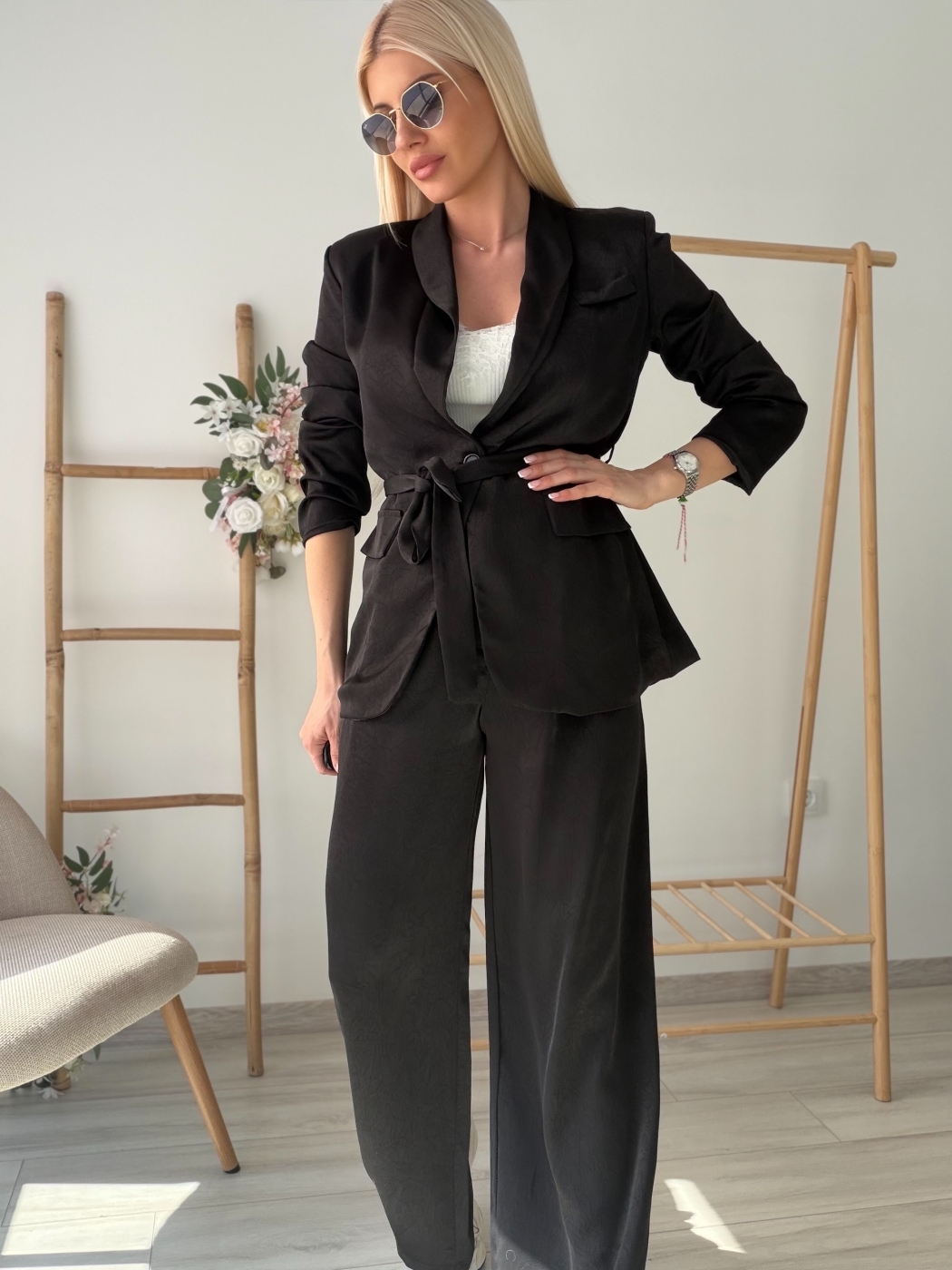 Черен сатенен комплект със сако