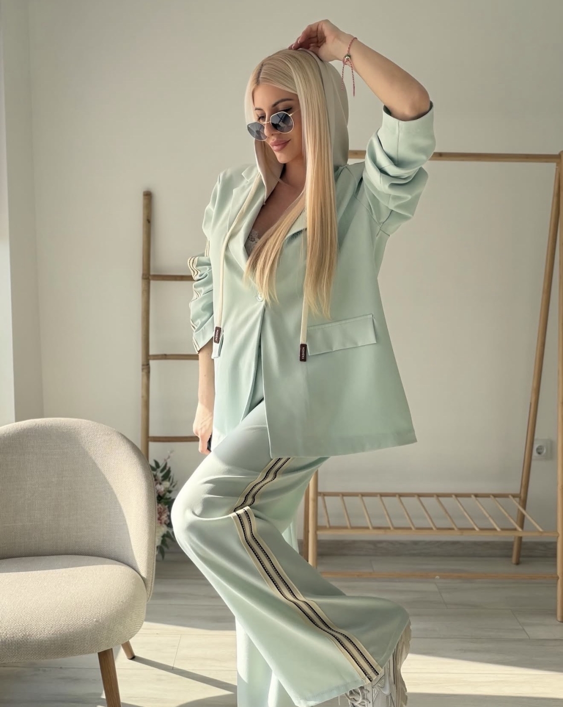 Ментов комлект с качулка