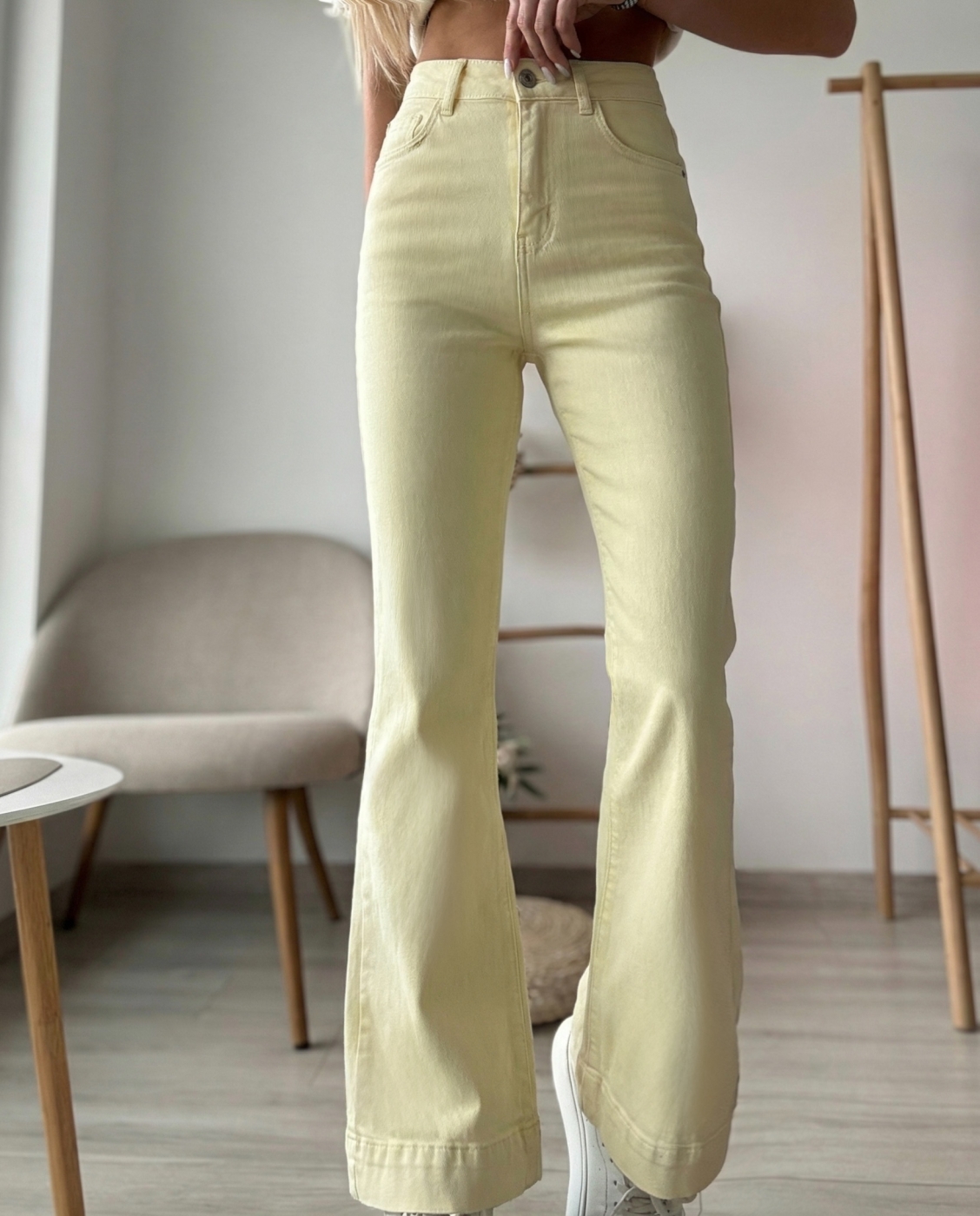 Жълти дънки чарлстон