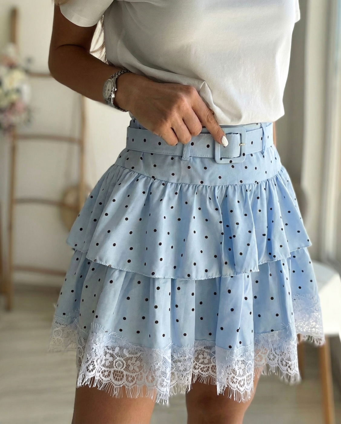 Синя пола панталон на точки