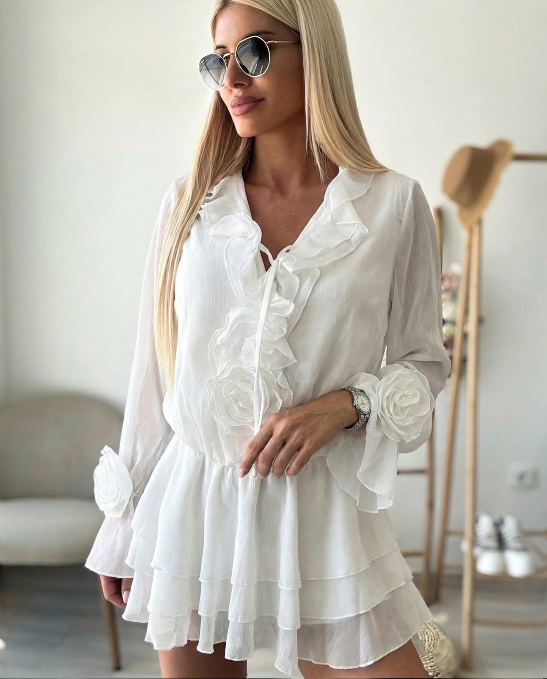 Бяла рокля Milas