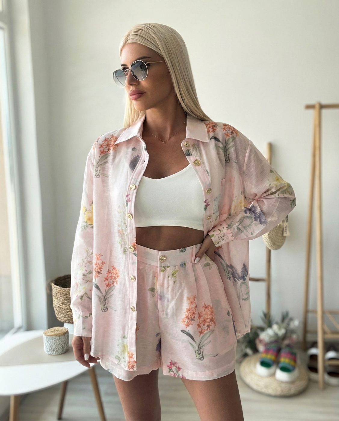 Розов комплект риза и панталонки с цветя