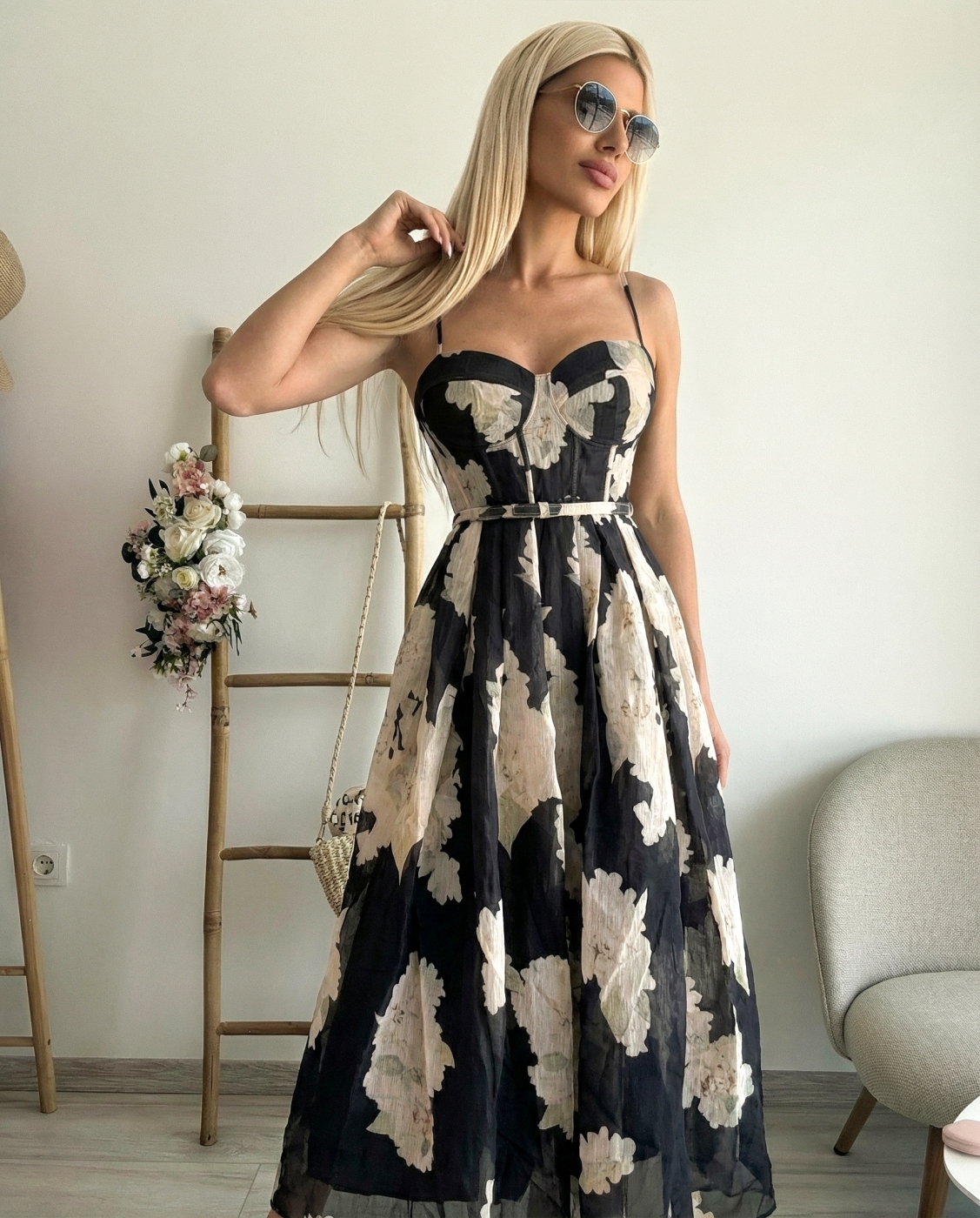 Черна рокля Blush