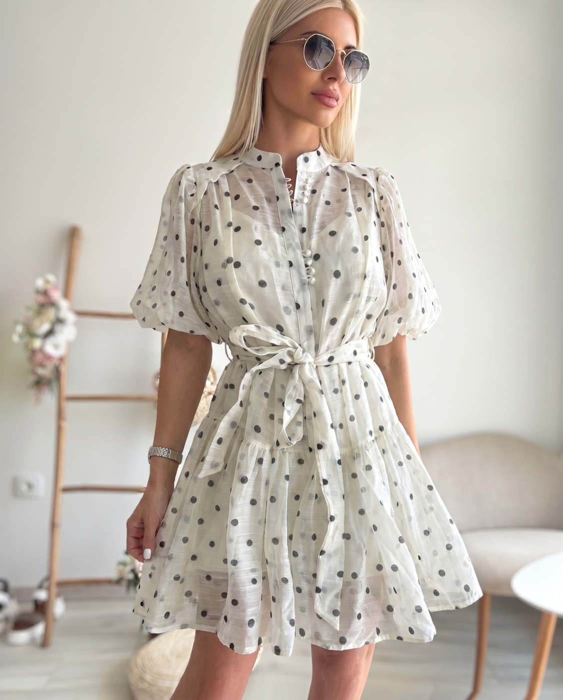 Рокля екрю буфон на точки 