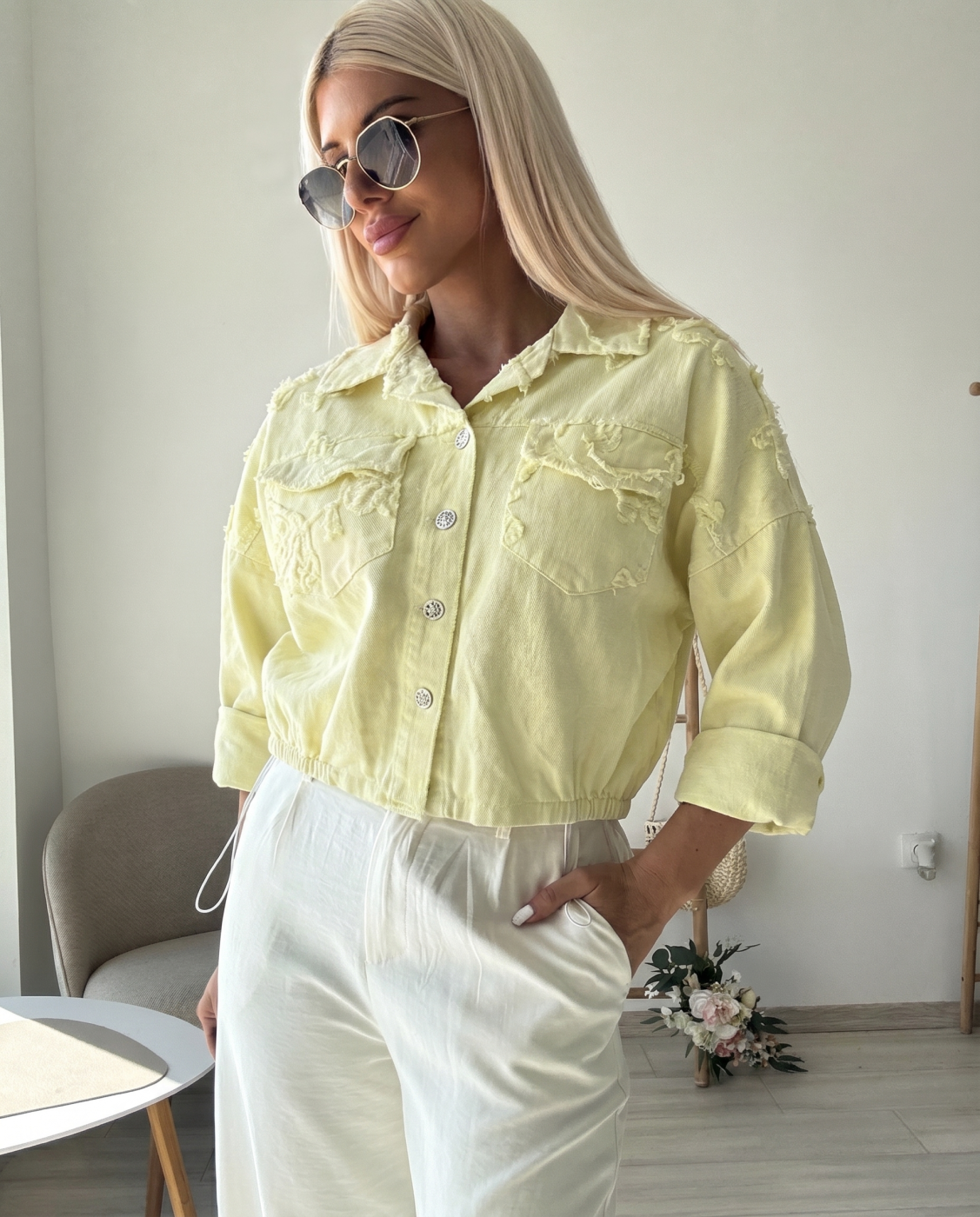 Жълто дънково яке