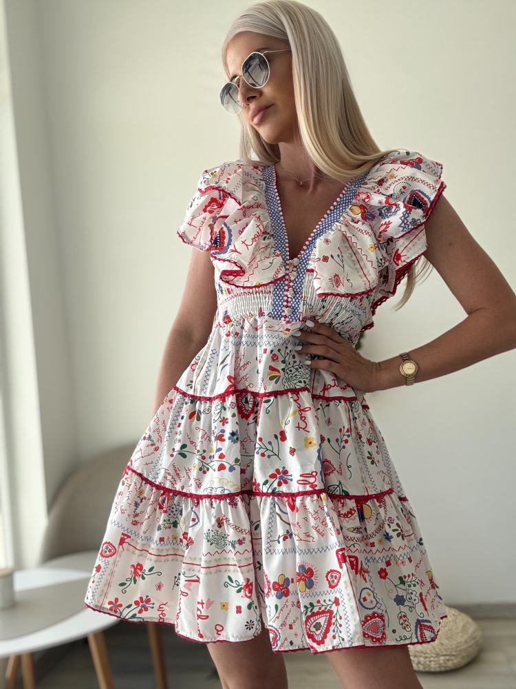 Червена рокля с надписи