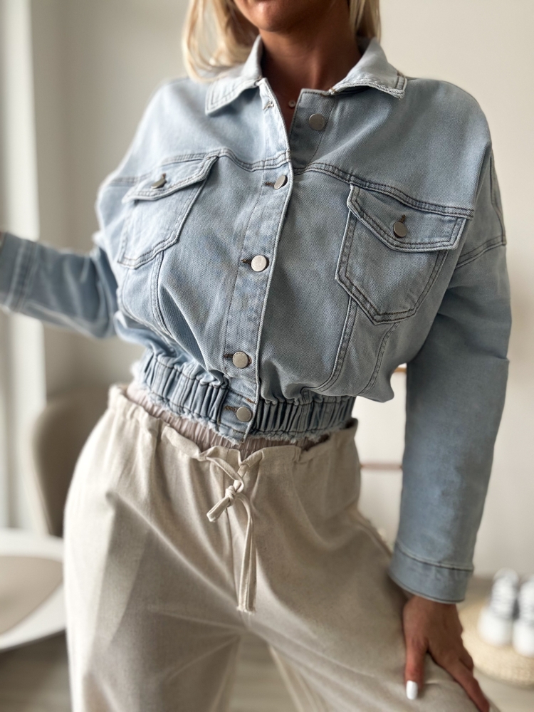 Светло дънково яке