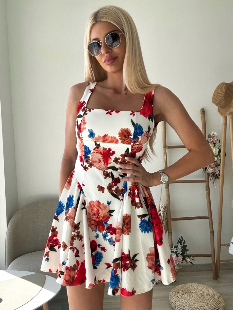 Рокля с червени цветя