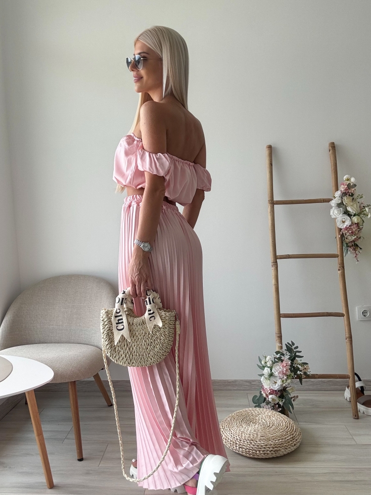 Розов сатенен сет плисе