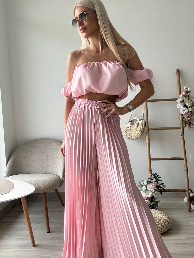 Розов сатенен сет плисе