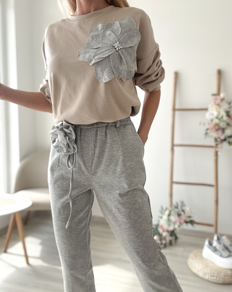 Комплект сиво цвете