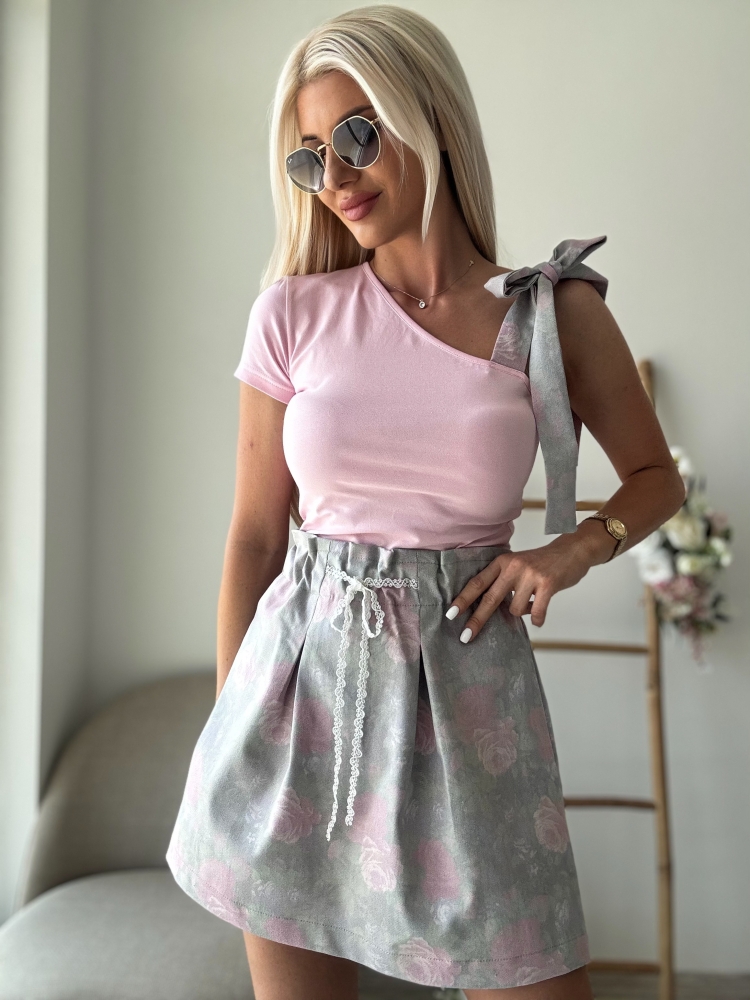 Комплект деним пола с розова тениска