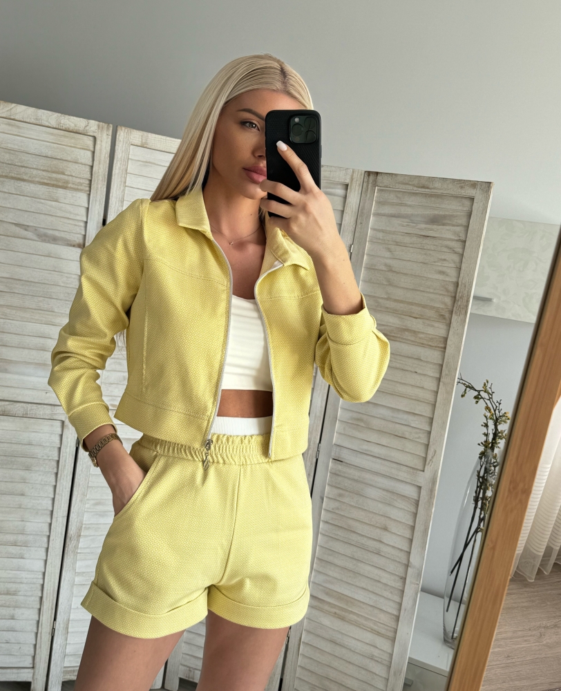 Жълт комплект с яке