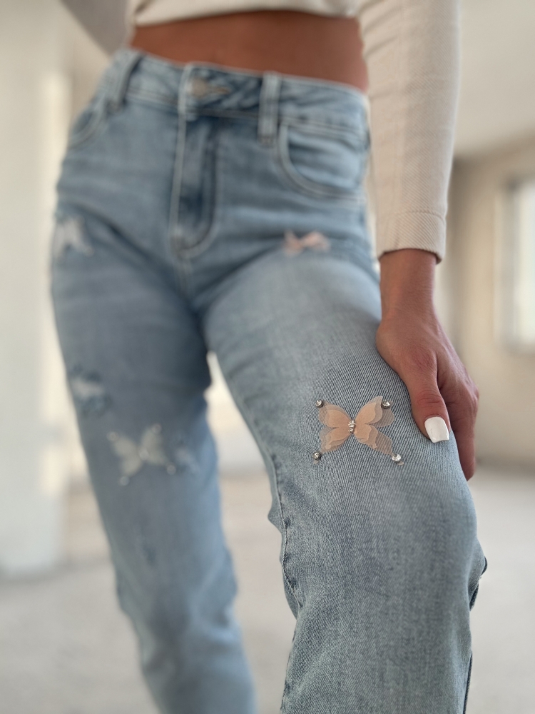 Дънки с пеперуди