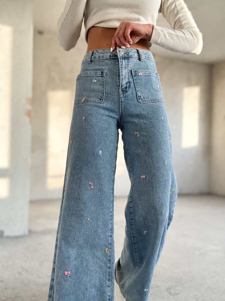 Дънки с бродерии