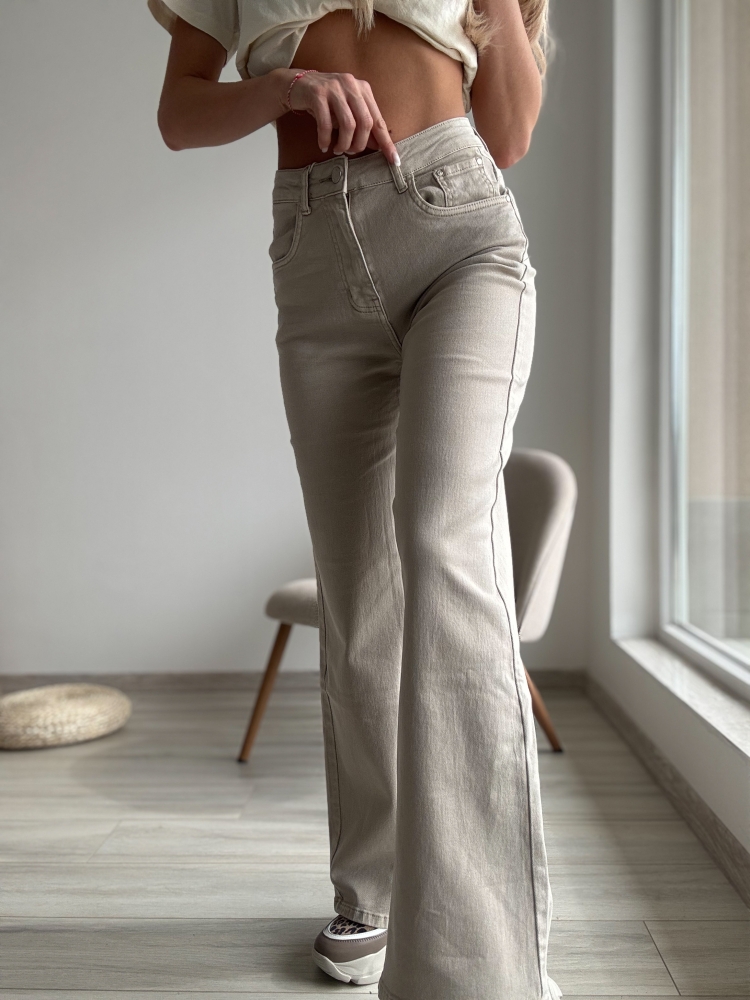 Бежови широки дънки