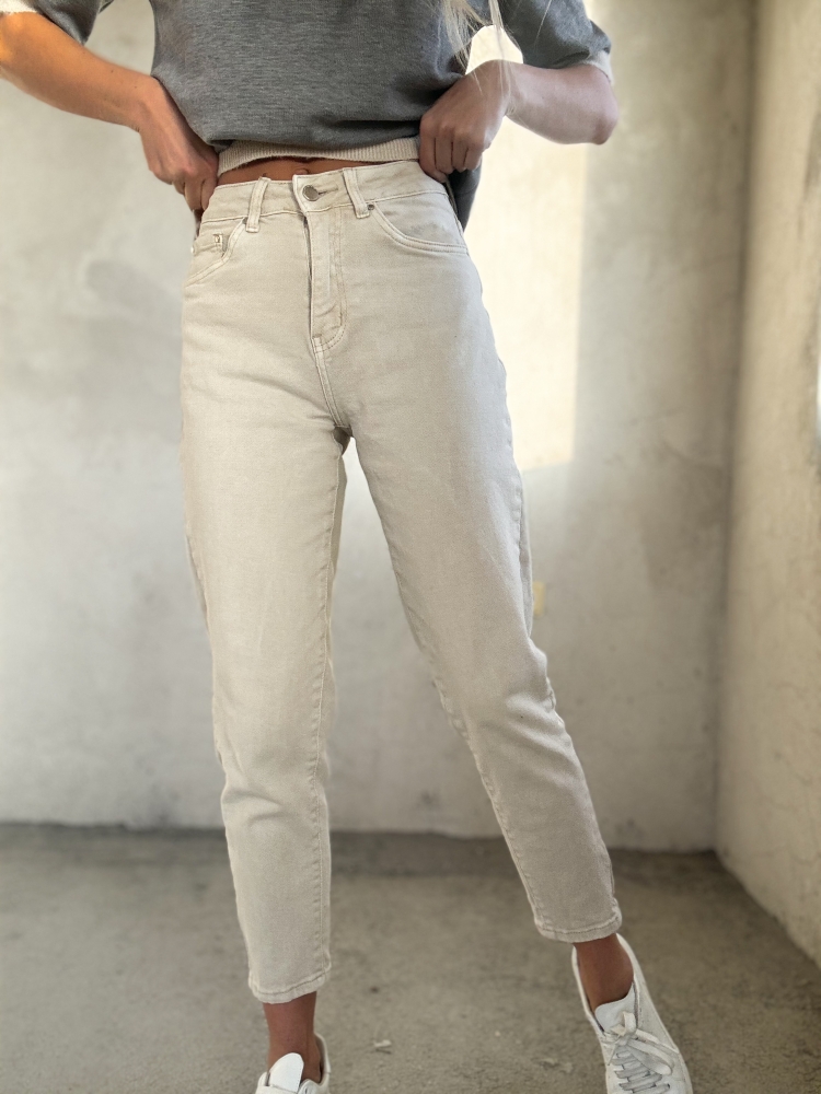 Бежови дънки