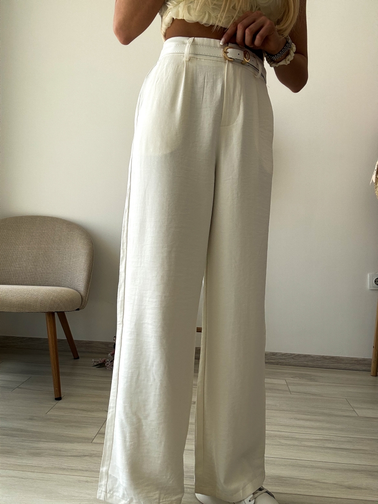 Бял сатениран панталон с бял колан