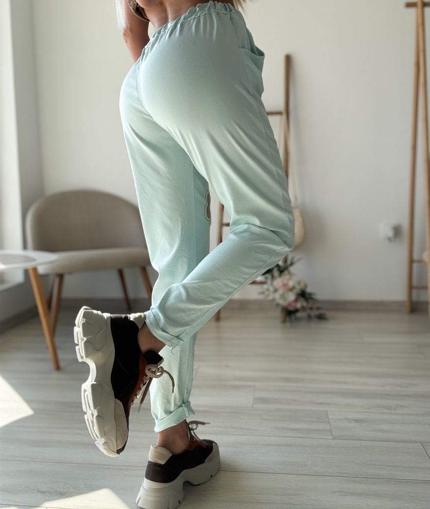 Ментов панталон с цветя