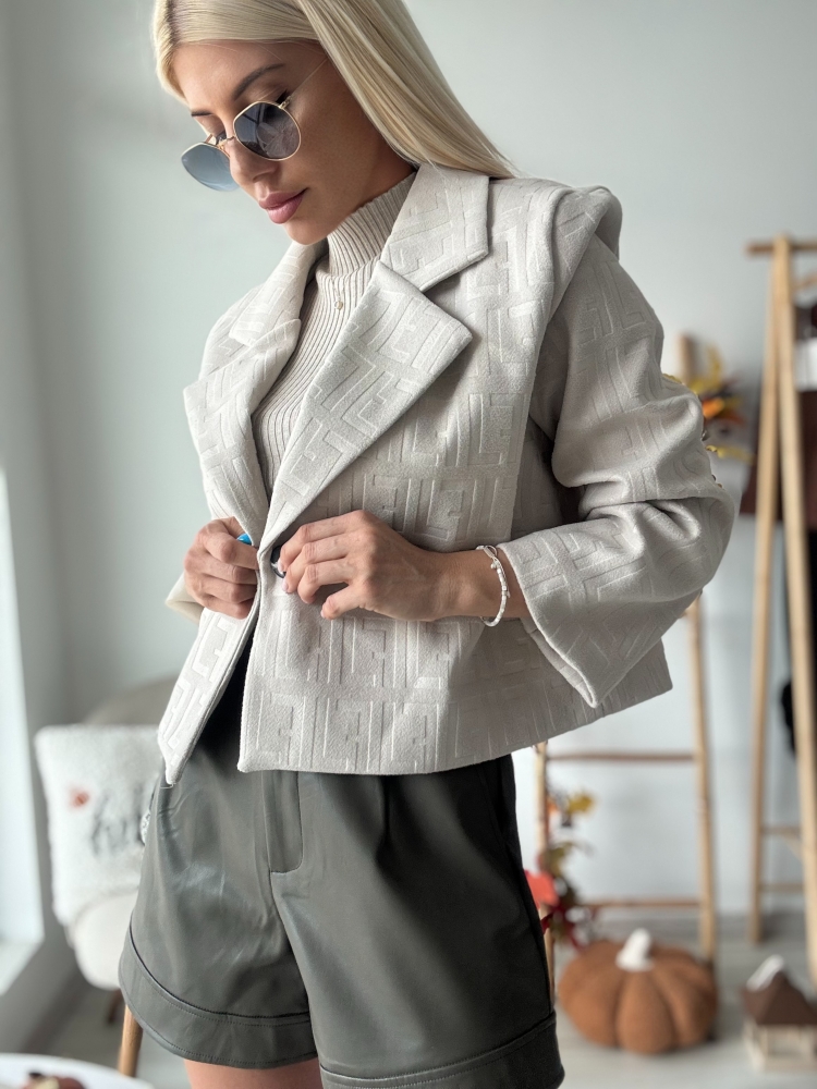 Палто F екрю