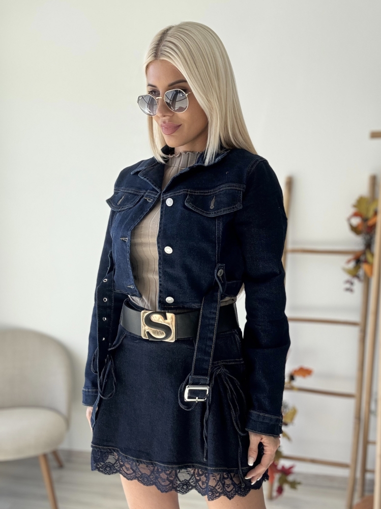 Пола панталон с колан и дантела