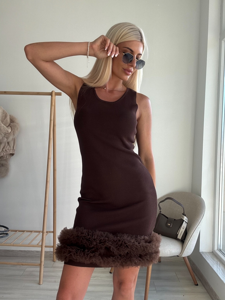 Кафява рокля по тялото с тюл