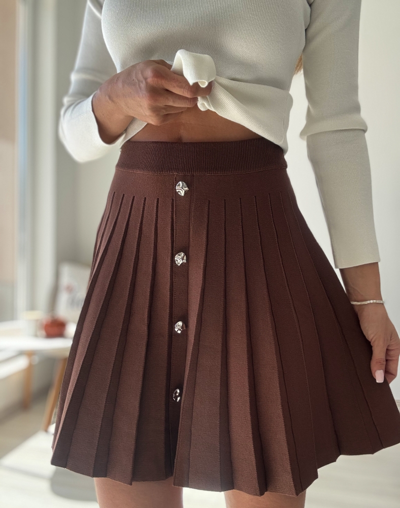 Кафява пола с копчета