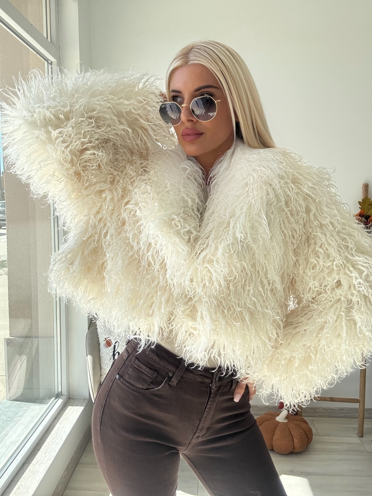 Бяло палто poodle